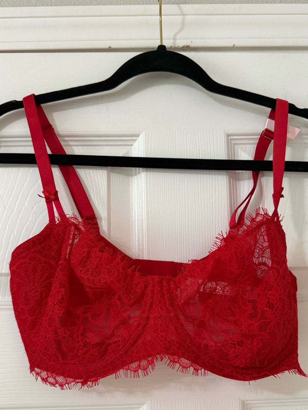 Victoria’s Secret Red Lace Bra NWT- 34DDD